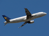 Air One Airbus A320-216 (EI-DST) at  Warsaw - Frederic Chopin International, Poland