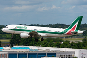Alitalia Airbus A320-216 (EI-DSU) at  Hamburg - Fuhlsbuettel (Helmut Schmidt), Germany