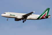 Air One Airbus A320-216 (EI-DSV) at  Rome - Fiumicino (Leonardo DaVinci), Italy