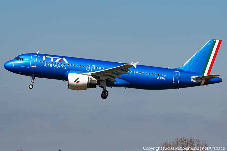 ITA Airways Airbus A320-216 (EI-DSW) | Photo 500922