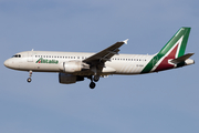 Alitalia Airbus A320-216 (EI-DSX) at  Rome - Fiumicino (Leonardo DaVinci), Italy