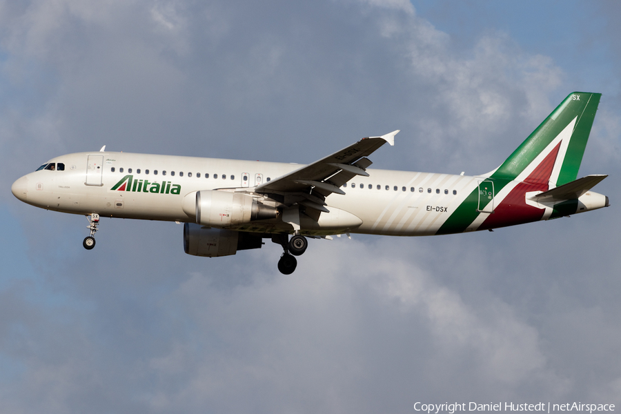 Alitalia Airbus A320-216 (EI-DSX) | Photo 529899