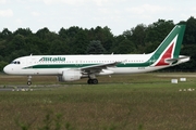 Alitalia Airbus A320-216 (EI-DTA) at  Hamburg - Fuhlsbuettel (Helmut Schmidt), Germany