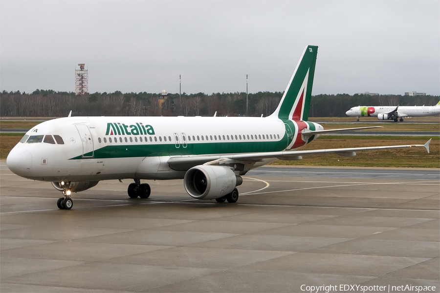 Alitalia Airbus A320-216 (EI-DTA) | Photo 366582