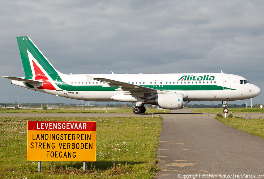 Alitalia Airbus A320-216 (EI-DTB) | Photo 78901