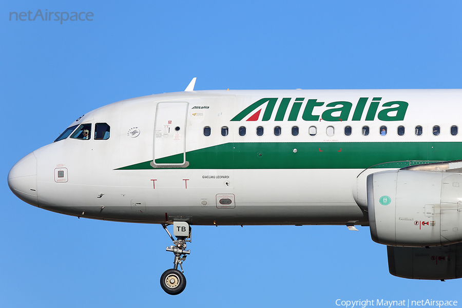 Alitalia Airbus A320-216 (EI-DTB) | Photo 377725