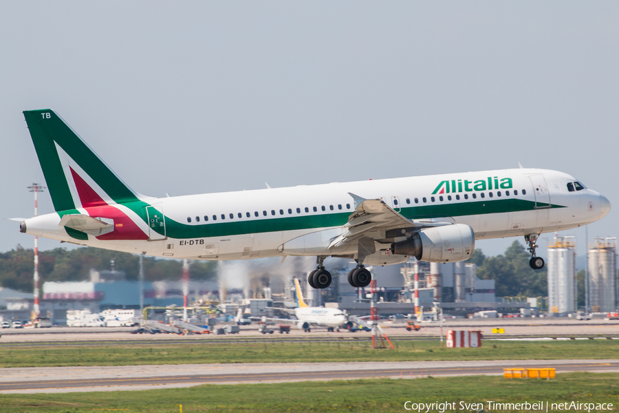 Alitalia Airbus A320-216 (EI-DTB) | Photo 350641