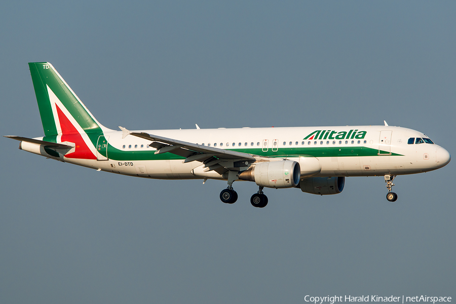 Alitalia Airbus A320-216 (EI-DTD) | Photo 292906