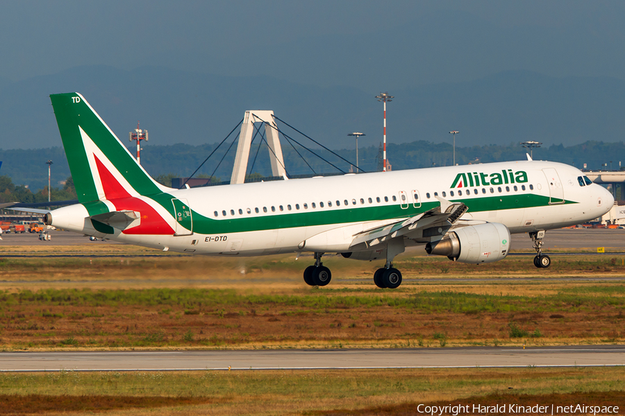 Alitalia Airbus A320-216 (EI-DTD) | Photo 292907