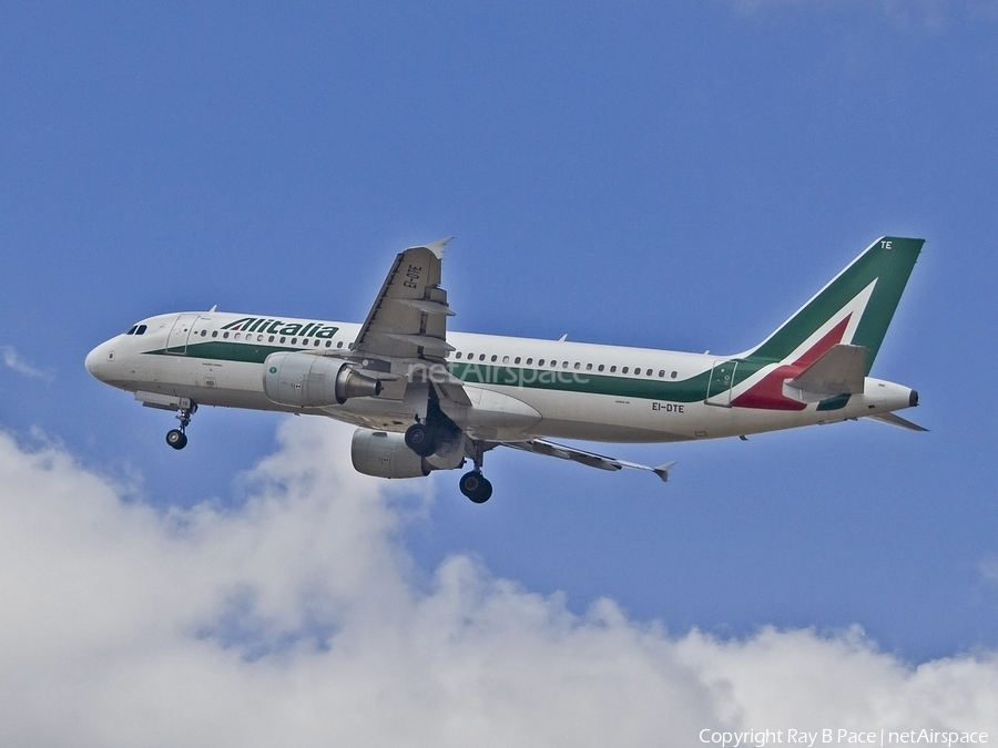 Alitalia Airbus A320-216 (EI-DTE) | Photo 26944