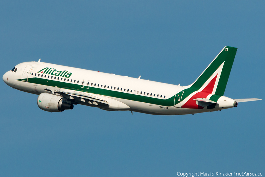 Alitalia Airbus A320-216 (EI-DTE) | Photo 300857