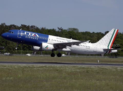 ITA Airways Airbus A320-216 (EI-DTG) at  Hamburg - Fuhlsbuettel (Helmut Schmidt), Germany