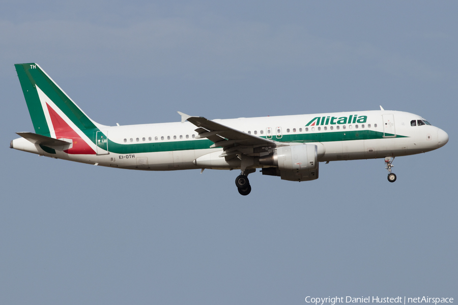 Alitalia Airbus A320-216 (EI-DTH) | Photo 517867