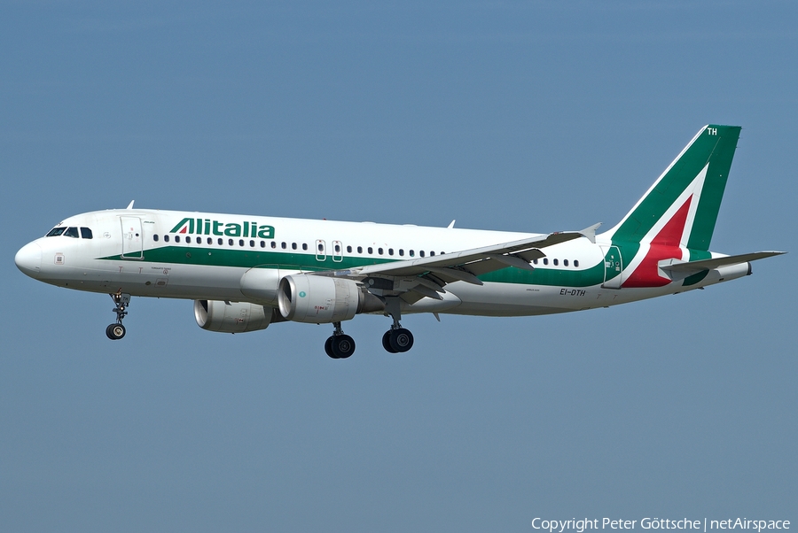 Alitalia Airbus A320-216 (EI-DTH) | Photo 260776