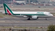 Alitalia Airbus A320-216 (EI-DTH) at  Madrid - Barajas, Spain