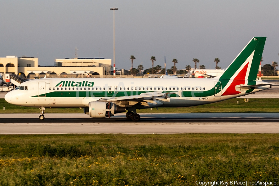 Alitalia Airbus A320-216 (EI-DTH) | Photo 306669