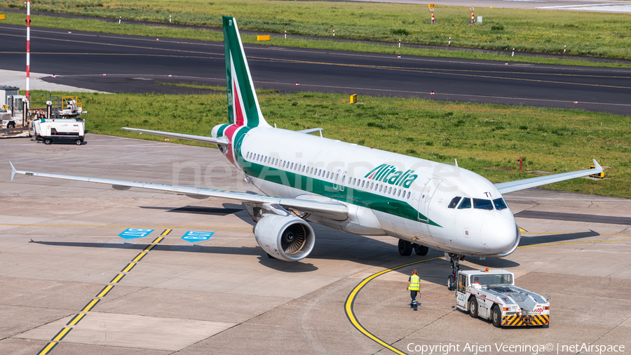 Alitalia Airbus A320-216 (EI-DTI) | Photo 192217