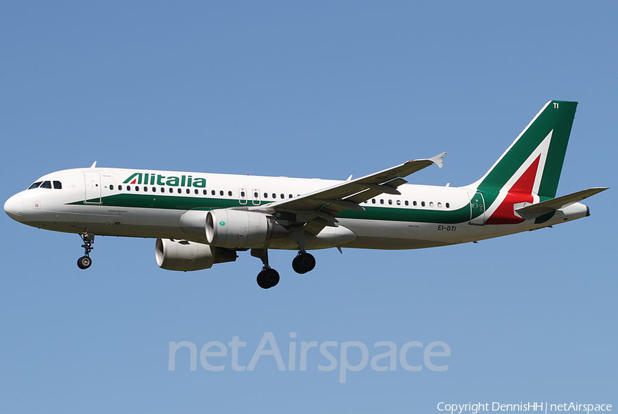 Alitalia Airbus A320-216 (EI-DTI) | Photo 377344