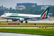 Alitalia Airbus A320-216 (EI-DTI) at  Hamburg - Fuhlsbuettel (Helmut Schmidt), Germany