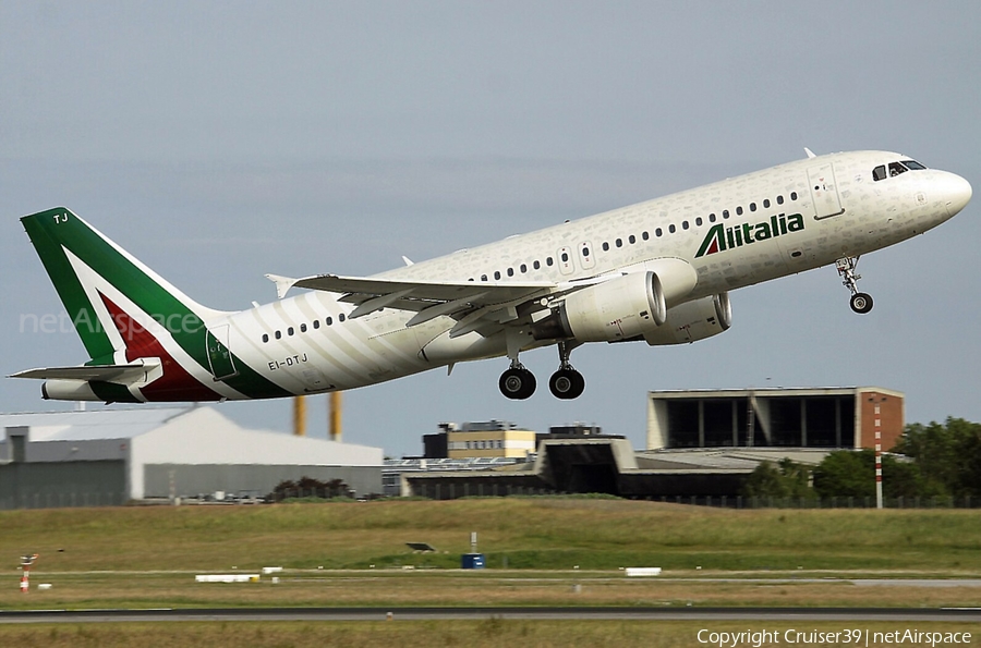 Alitalia Airbus A320-216 (EI-DTJ) | Photo 529792