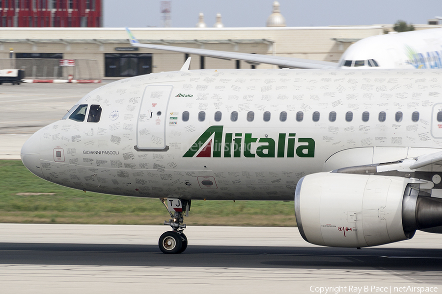 Alitalia Airbus A320-216 (EI-DTJ) | Photo 88112