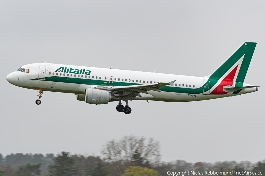 Alitalia Airbus A320-216 (EI-DTL) | Photo 482381