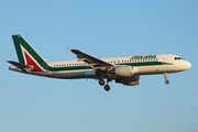 Alitalia Airbus A320-216 (EI-DTL) at  London - Heathrow, United Kingdom