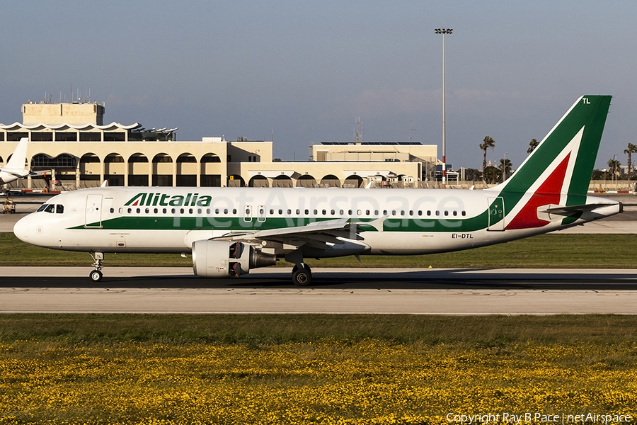 Alitalia Airbus A320-216 (EI-DTL) | Photo 232498