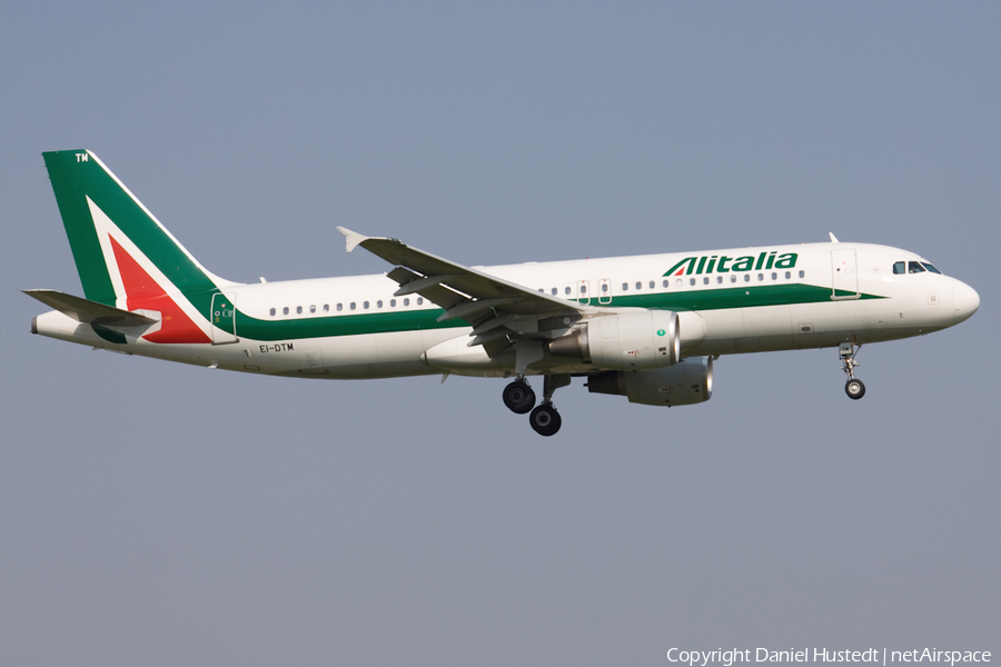 Alitalia Airbus A320-216 (EI-DTM) | Photo 550584