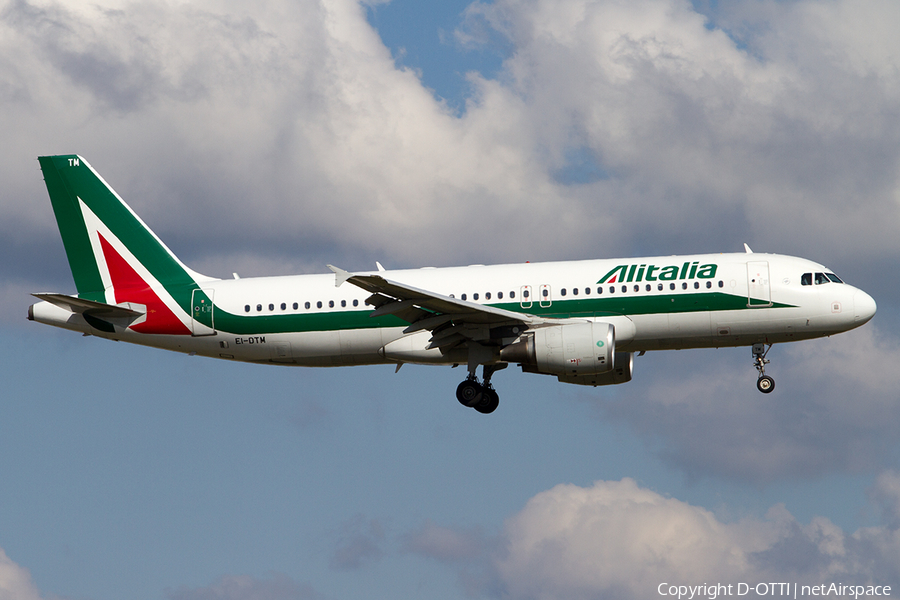 Alitalia Airbus A320-216 (EI-DTM) | Photo 490040