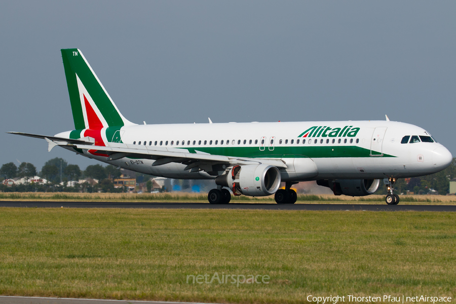Alitalia Airbus A320-216 (EI-DTN) | Photo 82231