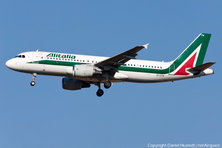 Alitalia Airbus A320-216 (EI-DTN) | Photo 508053