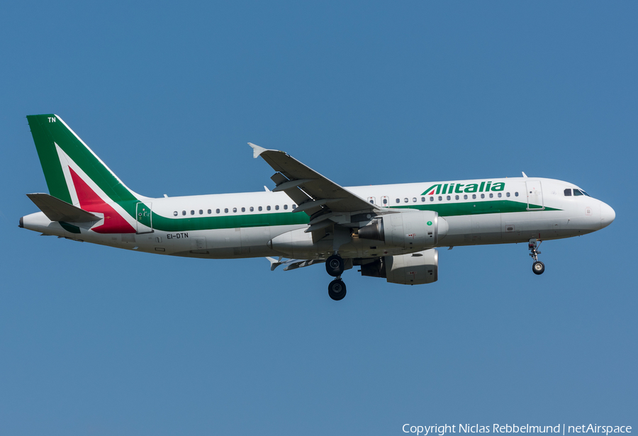 Alitalia Airbus A320-216 (EI-DTN) | Photo 243158