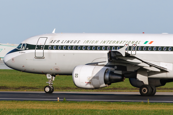 Aer Lingus Airbus A320-214 (EI-DVM) at  Dublin, Ireland