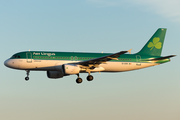Aer Lingus Airbus A320-214 (EI-DVN) at  Lisbon - Portela, Portugal