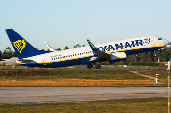 Ryanair Boeing 737-8AS (EI-DWW) at  Porto, Portugal?sid=decba8590a4634f5bfe8e55f354c27f0