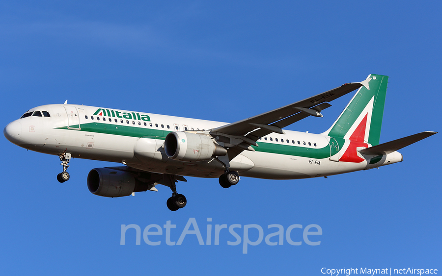 Alitalia Airbus A320-216 (EI-EIA) | Photo 236718