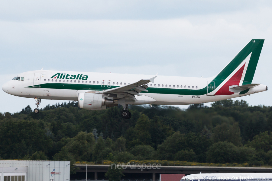 Alitalia Airbus A320-216 (EI-EIA) | Photo 177312