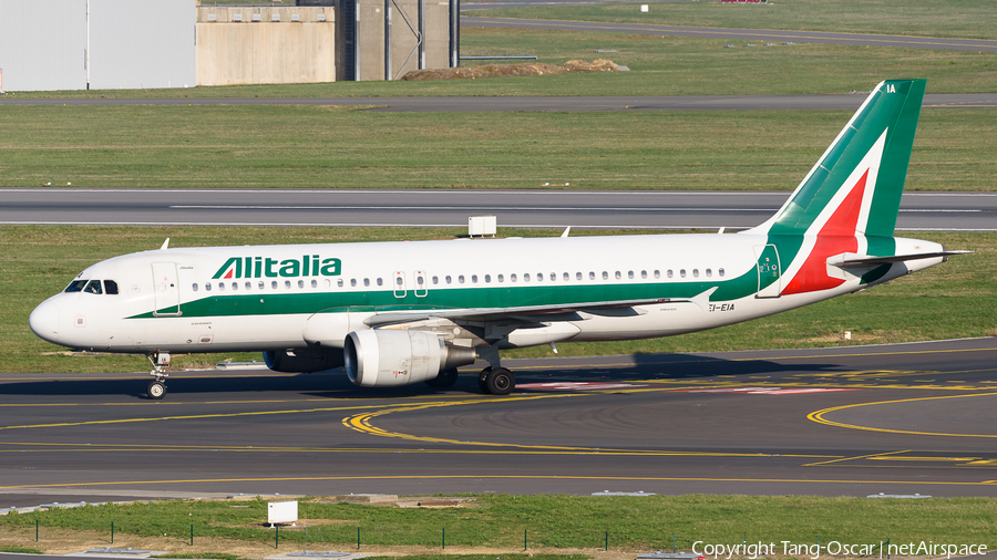 Alitalia Airbus A320-216 (EI-EIA) | Photo 663242