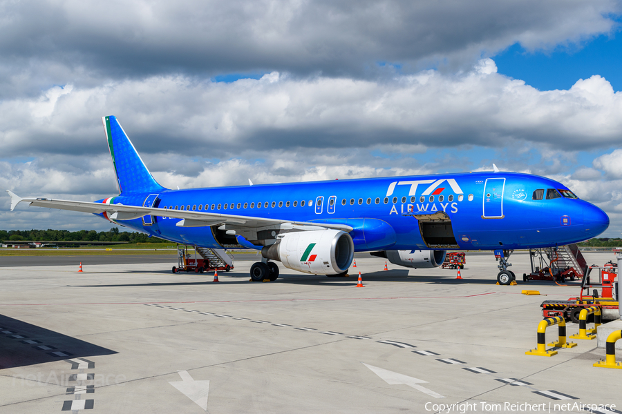 ITA Airways Airbus A320-216 (EI-EIA) | Photo 516735