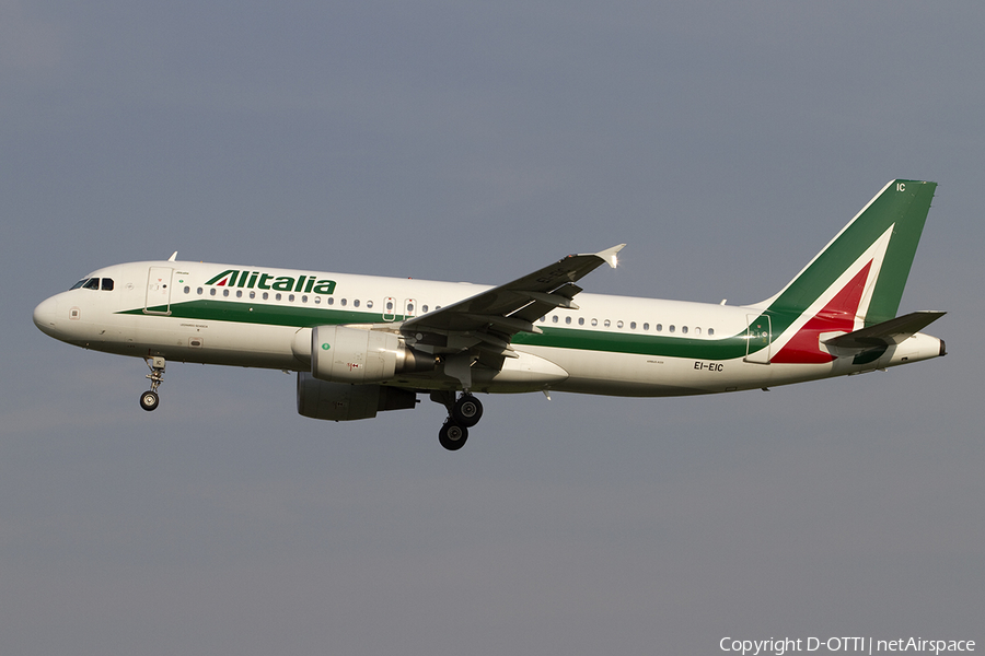 Alitalia Airbus A320-216 (EI-EIC) | Photo 393849