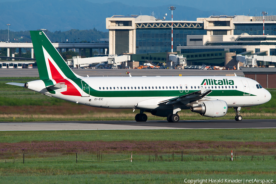 Alitalia Airbus A320-216 (EI-EIC) | Photo 308505