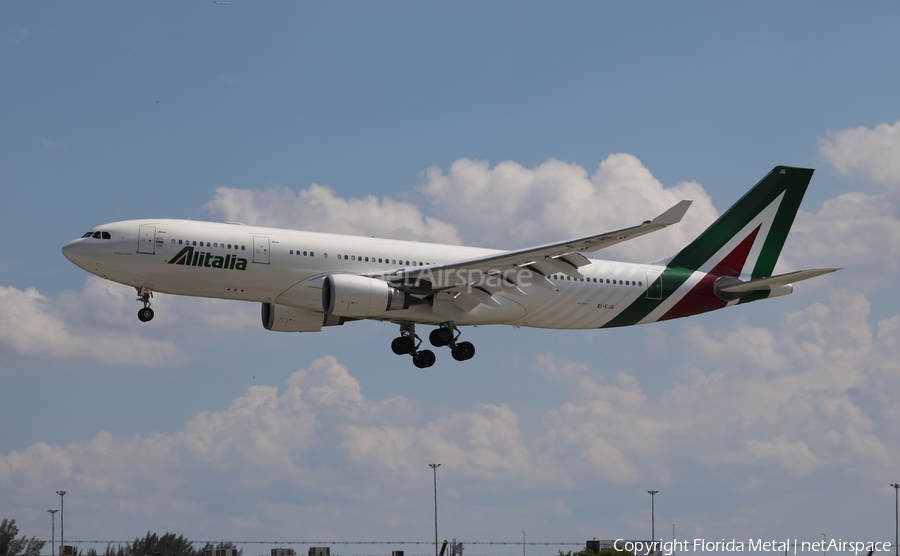 Alitalia Airbus A330-202 (EI-EJG) | Photo 543368