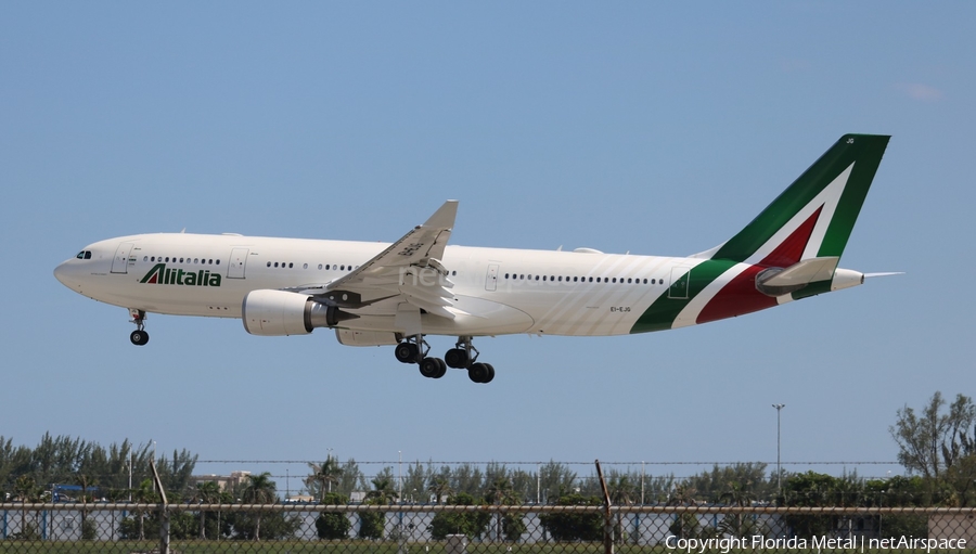 Alitalia Airbus A330-202 (EI-EJG) | Photo 577797