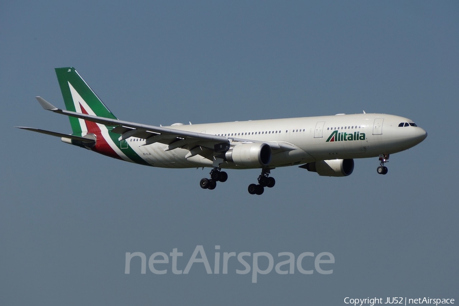 Alitalia Airbus A330-202 (EI-EJG) | Photo 325280