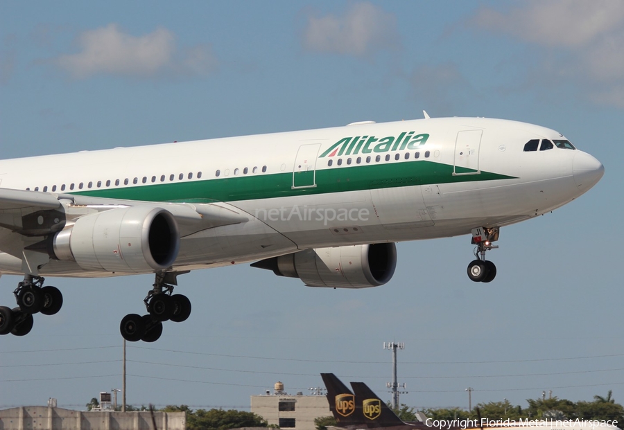 Alitalia Airbus A330-202 (EI-EJI) | Photo 297617