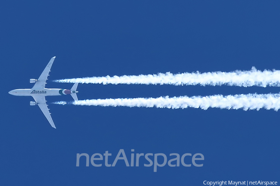 Alitalia Airbus A330-202 (EI-EJJ) | Photo 161584