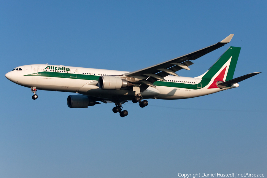 Alitalia Airbus A330-202 (EI-EJJ) | Photo 502800