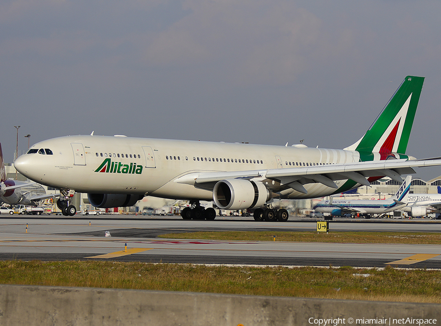 Alitalia Airbus A330-202 (EI-EJJ) | Photo 145557