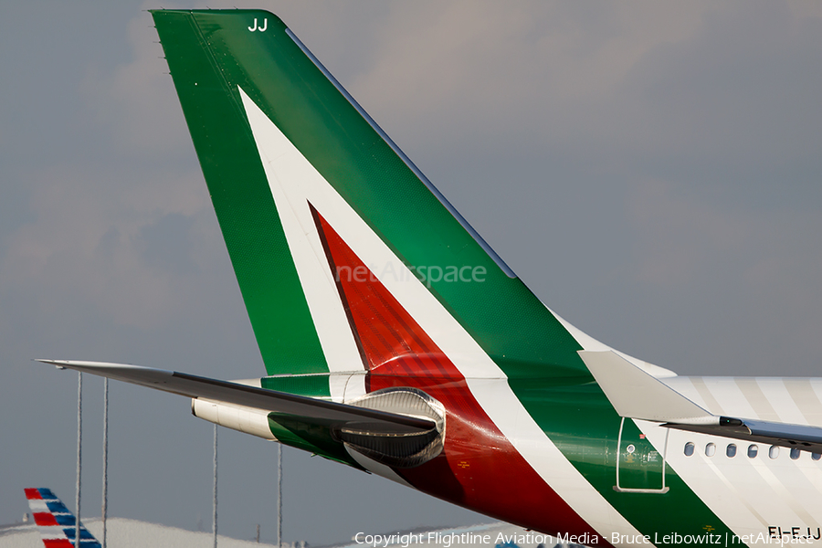 Alitalia Airbus A330-202 (EI-EJJ) | Photo 167454
